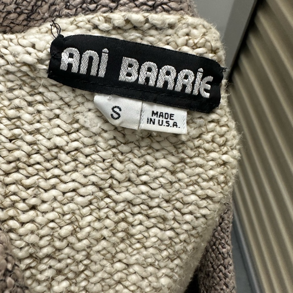 Ani Barrie Cropped Colorblock Knit Cardigan - Picture 4 of 5